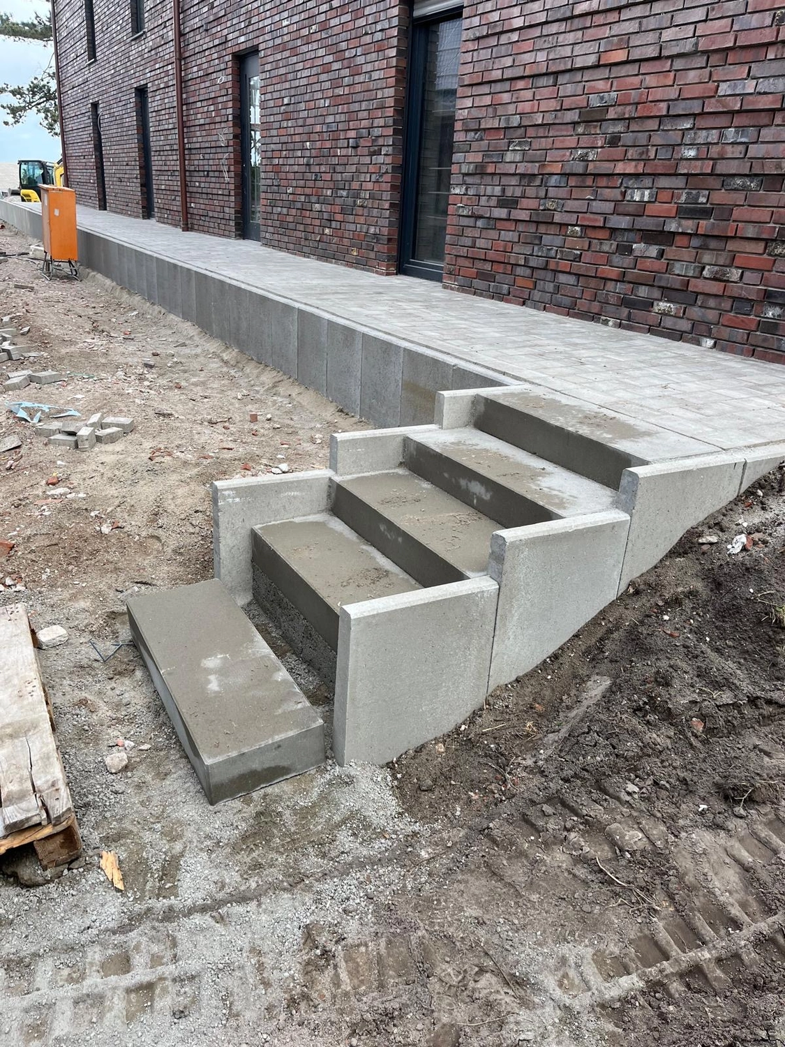 Franz Kotschofsky GmbH - Bauservice - Hangbefestigung und Winkelstützanlagen